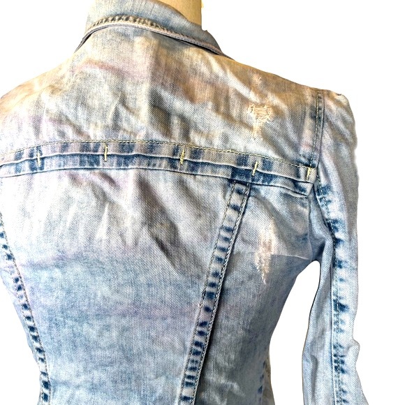 Vintage Light Wash Distressed Fitted Jean Jacket - Picture 3 of 7